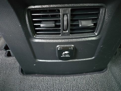 Used 2018 Nissan Titan XD image 21