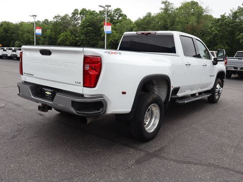Used 2024 Chevrolet Silverado 3500 LTZ w/ LTZ Convenience Package AWD/4WD image 29