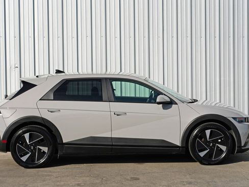 Used 2025 Hyundai Ioniq 5 SE image 49