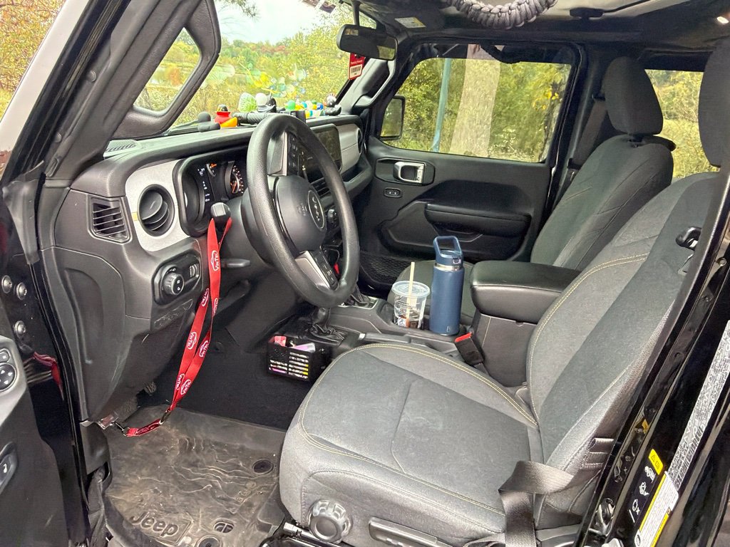 Used 2024 Jeep Gladiator Sport AWD/4WD image 6
