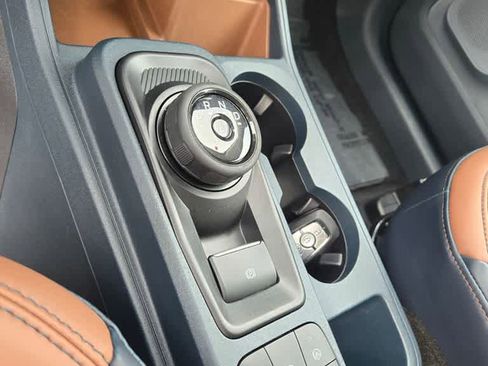 Used 2022 Ford Maverick Lariat w/ Lariat Luxury Package FWD image 13