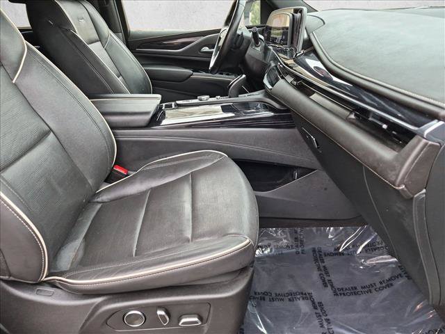 Used 2024 Cadillac Escalade ESV Sport w/ LPO, ONYX Package AWD/4WD image 22