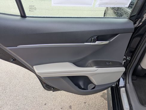 Used 2024 Toyota Camry SE FWD image 25