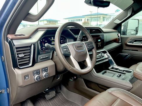 Certified 2024 GMC Sierra 2500 Denali w/ Denali Reserve Package image 10