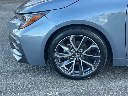 Used 2020 Toyota Corolla SE w/ SE Premium Package image 11