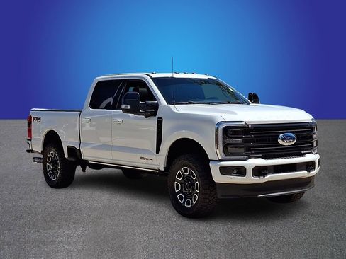 Used 2026 Ford F250 Platinum w/ FX4 Off-Road Package AWD/4WD image 3