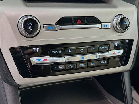 Used 2021 Ford Explorer 4WD w/ Class III Trailer Tow Package image 20