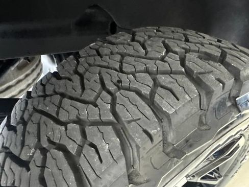 Used 2021 Chevrolet Silverado 1500 LT Trail Boss w/ Bed Protection Package AWD/4WD image 17