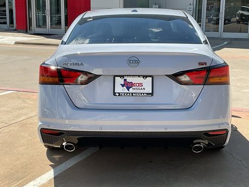 New 2025 Nissan Altima 2.5 SR image 6