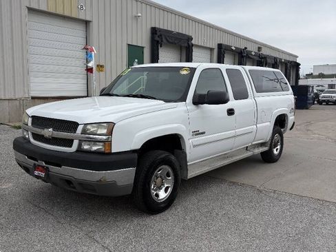 Used 2003 Chevrolet Silverado 2500 LS AWD/4WD image 3
