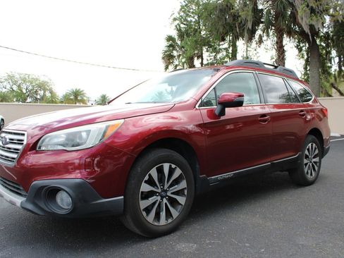 Used 2015 Subaru Outback 2.5i Limited AWD/4WD image 3