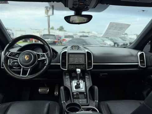 Used 2016 Porsche Cayenne S AWD/4WD image 19