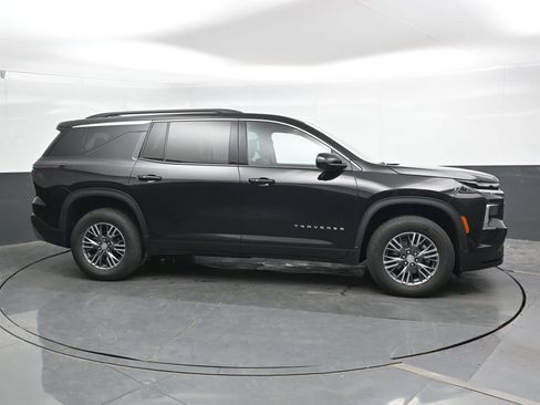 Used 2024 Chevrolet Traverse LT AWD/4WD image 5