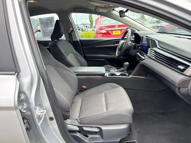 Used 2025 Toyota Camry LE FWD image 9