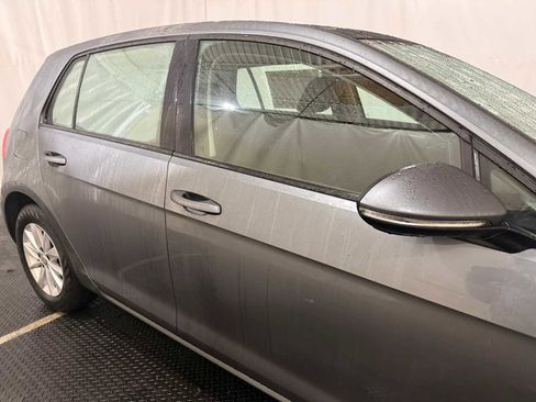 Used 2016 Volkswagen Golf S image 11