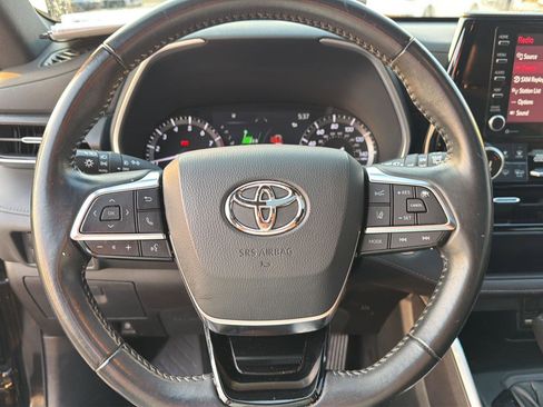 Used 2021 Toyota Highlander XSE FWD image 20