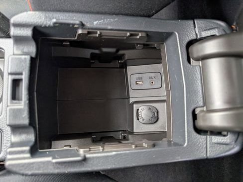 Used 2017 Subaru Crosstrek 2.0i Premium AWD/4WD image 29