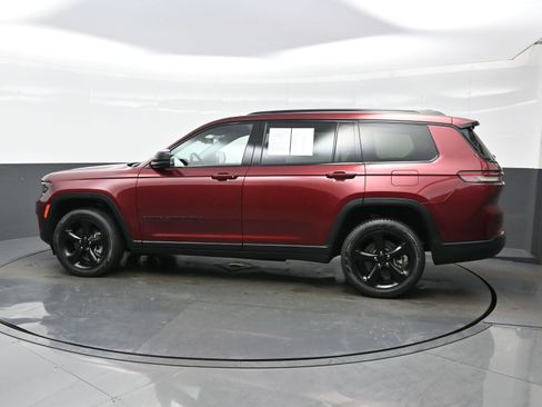 Used 2023 Jeep Grand Cherokee L Limited w/ Luxury Tech Group II AWD/4WD image 3
