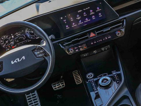 Certified 2023 Kia Niro Wave w/ Wave Preserve Package image 19