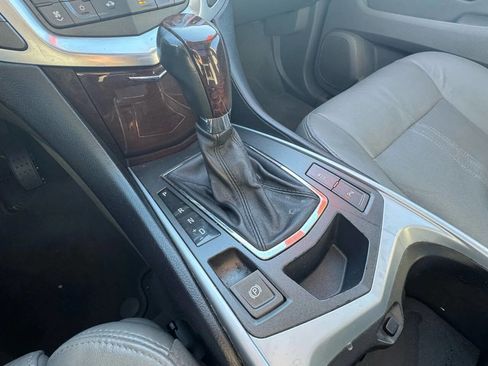 Used 2011 Cadillac SRX Luxury image 20