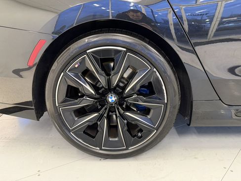 Used 2023 BMW 760i xDrive image 64
