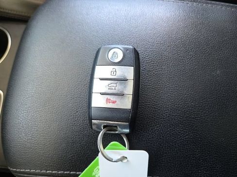 Used 2016 Kia Sorento SX AWD/4WD image 11