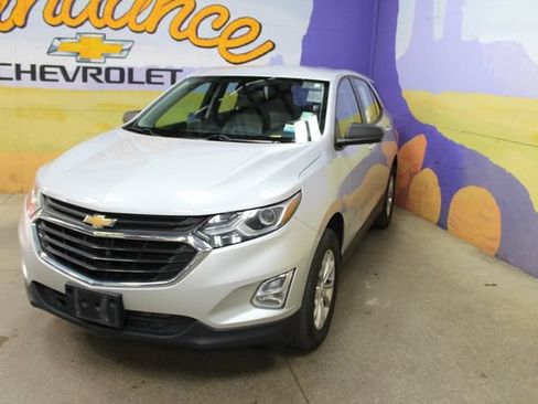 Used 2020 Chevrolet Equinox LS w/ LPO, Cargo Package AWD/4WD image 4
