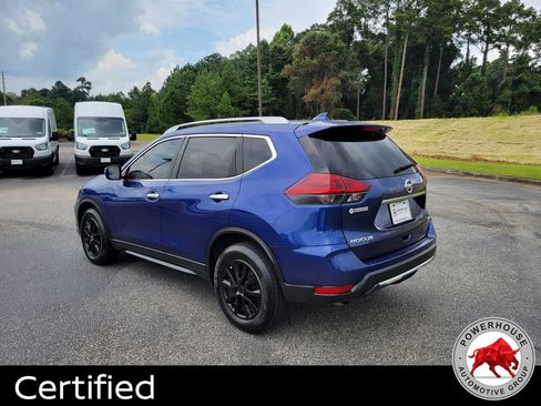 Used 2018 Nissan Rogue SV AWD/4WD image 3