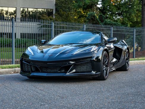 Used 2025 Chevrolet Corvette Z06 w/ Battery Protection Package RWD image 2
