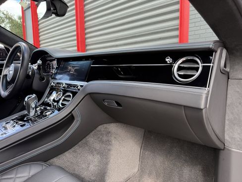 Used 2021 Bentley Continental GT image 19