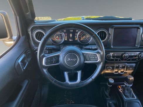 Used 2022 Jeep Wrangler Unlimited Sahara AWD/4WD image 12