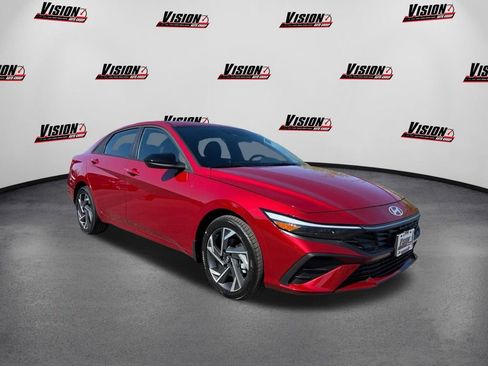 Certified 2025 Hyundai Elantra Sport image 3