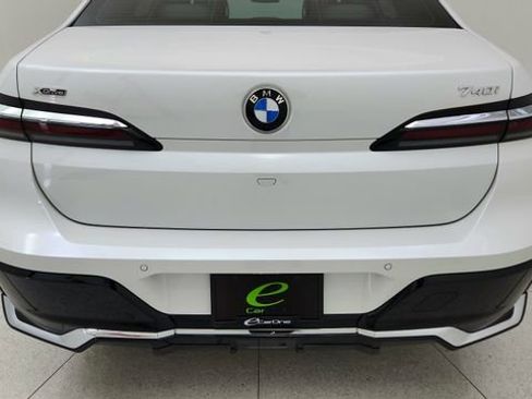 Used 2025 BMW 740i xDrive 740i xDrive image 11