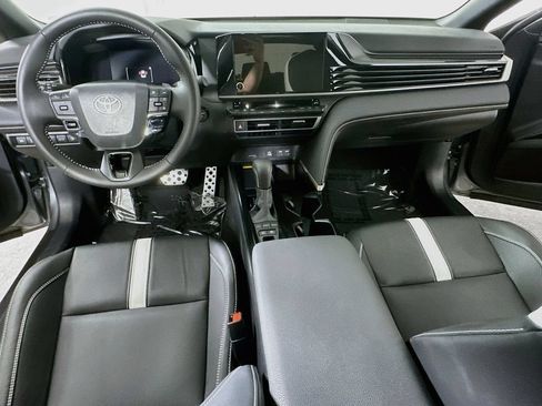 Used 2025 Toyota Camry SE FWD image 18