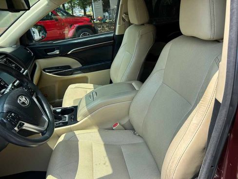 Used 2015 Toyota Highlander Limited AWD/4WD image 9
