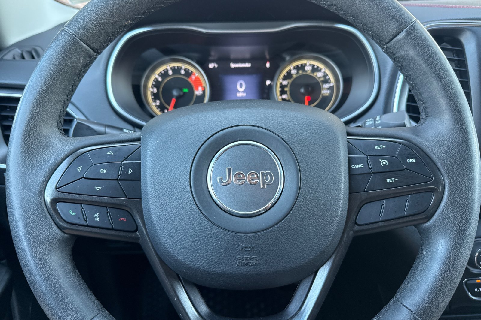 Used 2022 Jeep Cherokee Trailhawk w/ Comfort/Convenience Group AWD/4WD image 34