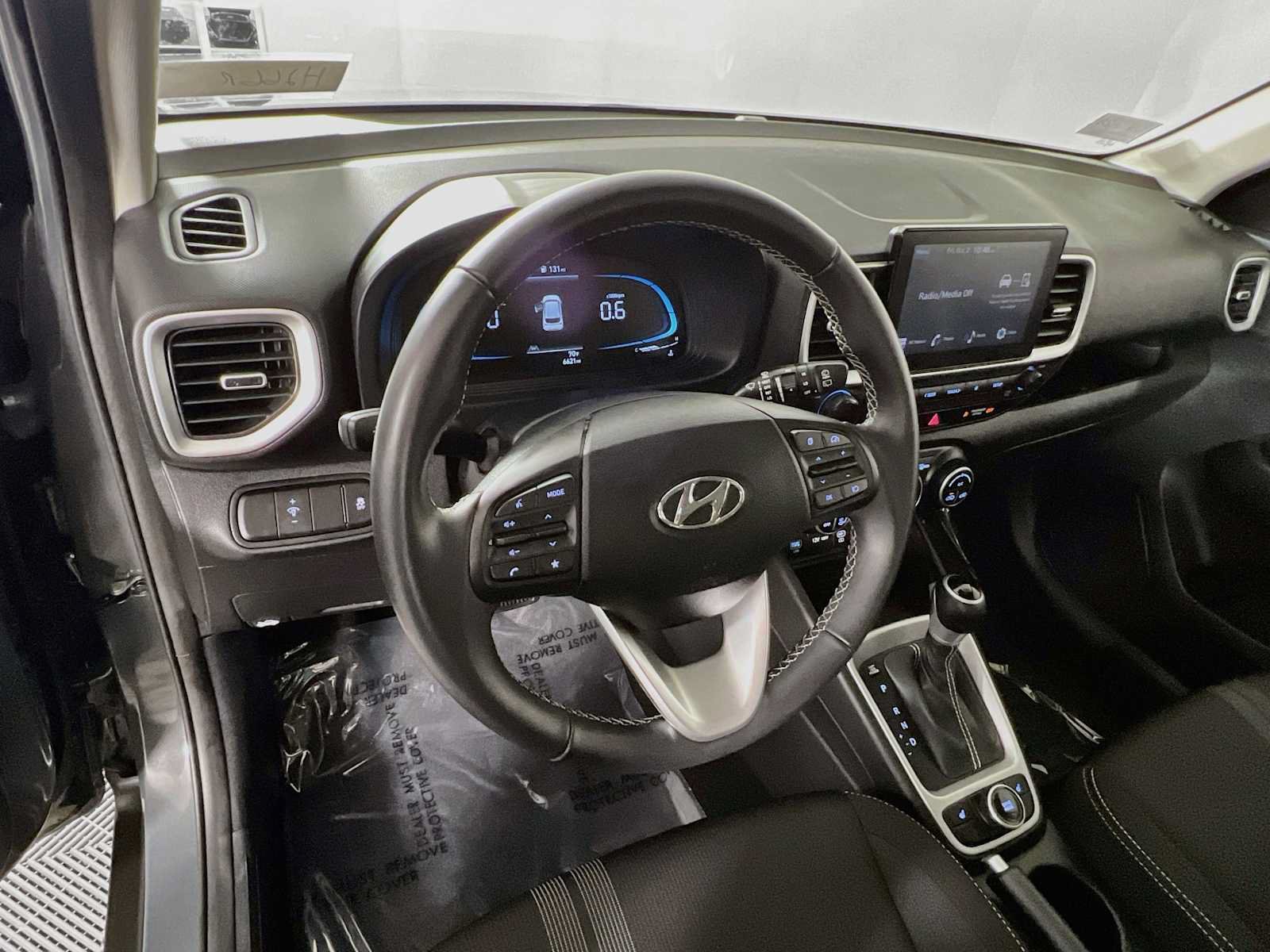 Certified 2026 Hyundai Venue SEL FWD image 11