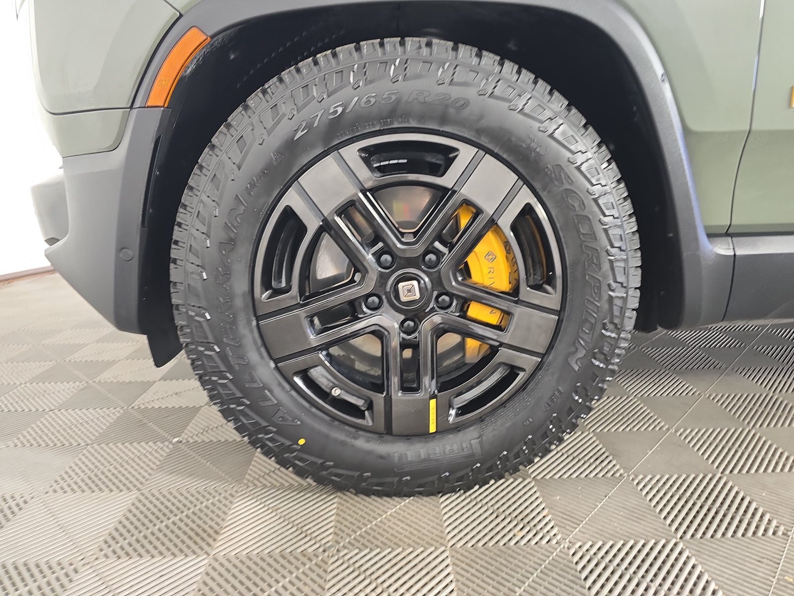 Used 2022 Rivian R1S Launch Edition Quad AWD/4WD image 9