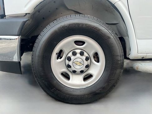 Used 2023 Chevrolet Express 2500 w/ Driver Convenience Package image 26