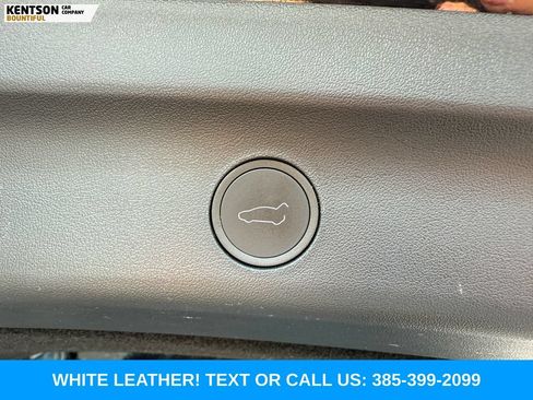 Used 2024 Tesla Model Y Performance AWD/4WD image 29