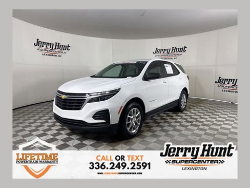 Used 2024 Chevrolet Equinox LS w/ LS Convenience Package FWD image 1