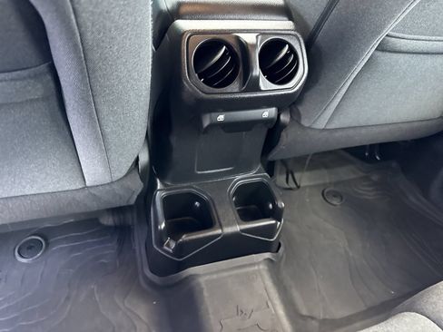 Used 2024 Jeep Wrangler Unlimited Sport AWD/4WD image 11