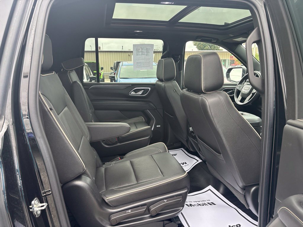 Used 2022 GMC Yukon XL SLT w/ SLT Premium Package AWD/4WD image 46