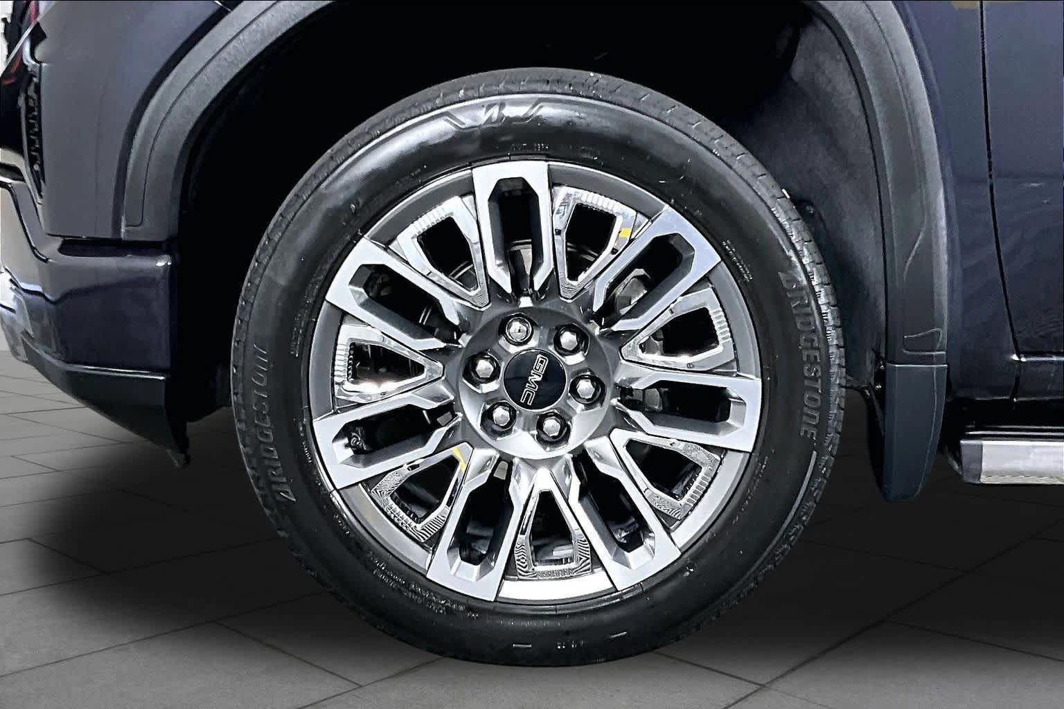 Used 2023 GMC Sierra 1500 Denali Ultimate AWD/4WD image 10