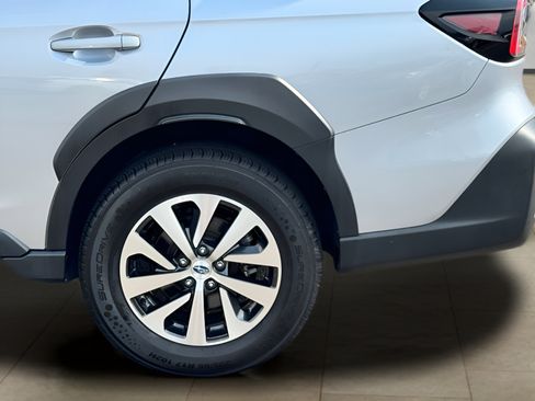 Used 2023 Subaru Outback Premium AWD/4WD image 34