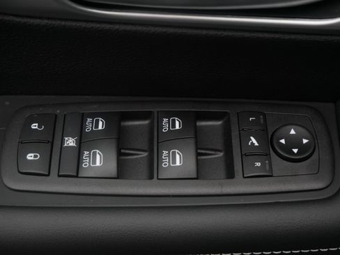 New 2026 Chrysler Pacifica Limited image 13