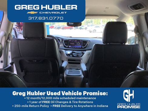 Used 2024 Chrysler Pacifica Touring-L FWD image 34