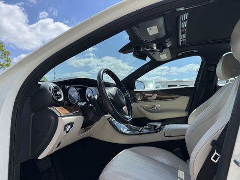 Used 2017 Mercedes-Benz E 300 image 4