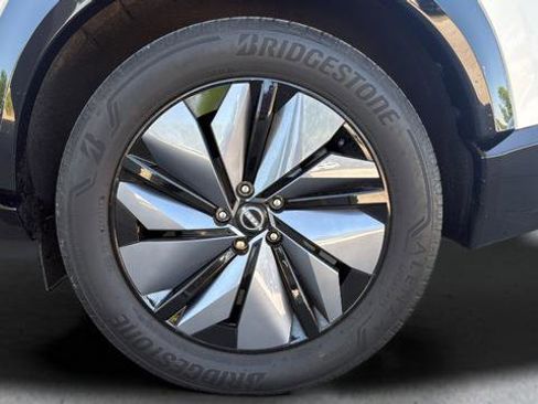 Used 2023 Nissan Ariya AWD image 28