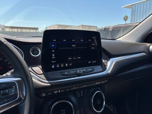 Used 2025 Chevrolet Blazer LT FWD image 20